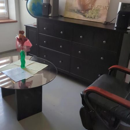 Bydleni V Centru Ov Blizko Stodolni, Bez Vytahu Apartment Ostrava Exterior foto